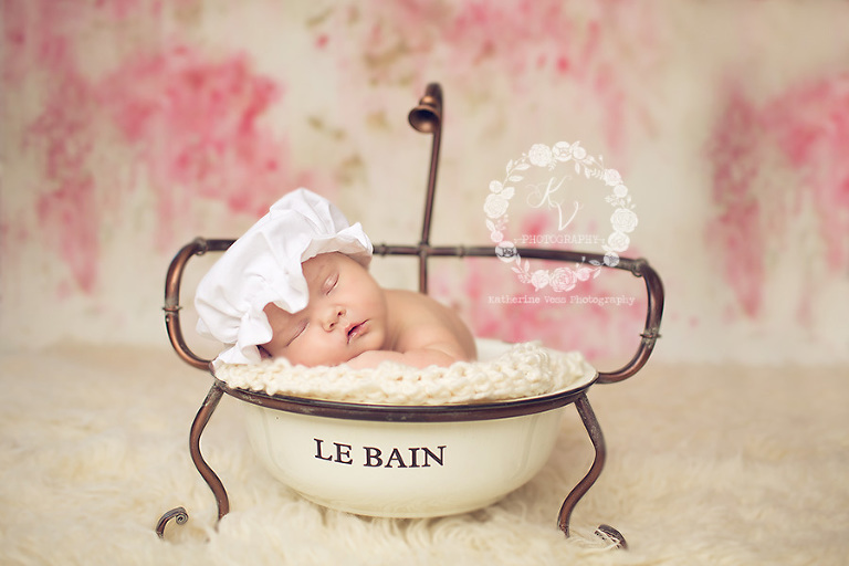 baby in bath tub